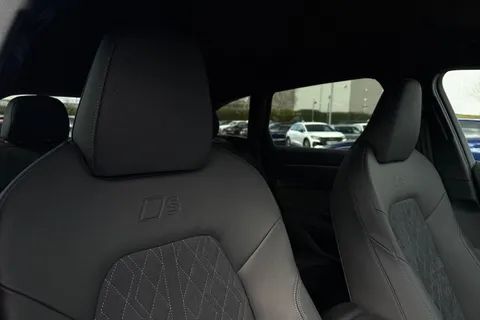  Audi A6 Avant 2.0 TDI Edition 1 S Tronic quattro Euro 6 (s/s) 5dr Thumbnail #24