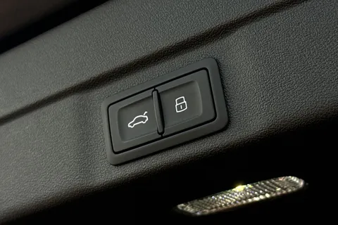  Audi A6 Avant 2.0 TDI Edition 1 S Tronic quattro Euro 6 (s/s) 5dr Thumbnail #27