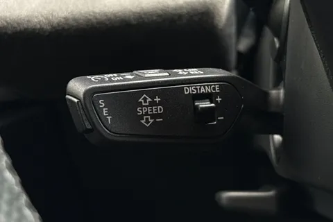  Audi A6 Avant 2.0 TDI Edition 1 S Tronic quattro Euro 6 (s/s) 5dr Thumbnail #39