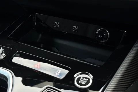  Audi A6 Avant 2.0 TDI Edition 1 S Tronic quattro Euro 6 (s/s) 5dr Thumbnail #42