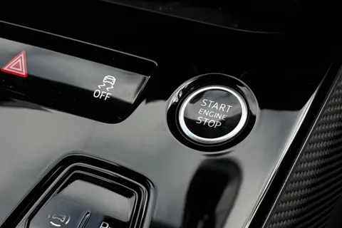  Audi A6 Avant 2.0 TDI Edition 1 S Tronic quattro Euro 6 (s/s) 5dr Thumbnail #43