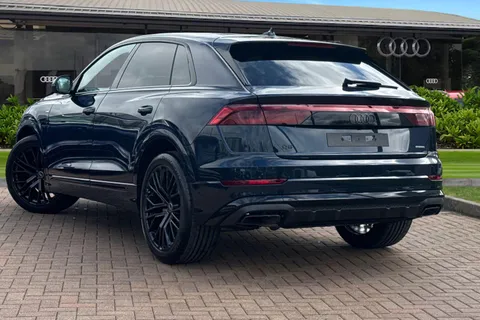  Audi Q8 3.0 TDI V6 Black Edition Tiptronic quattro Euro 6 (s/s) 5dr Thumbnail #3