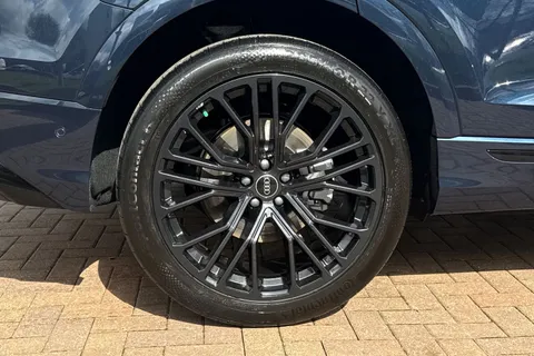  Audi Q8 3.0 TDI V6 Black Edition Tiptronic quattro Euro 6 (s/s) 5dr Thumbnail #10