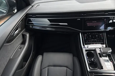  Audi Q8 3.0 TDI V6 Black Edition Tiptronic quattro Euro 6 (s/s) 5dr Thumbnail #20