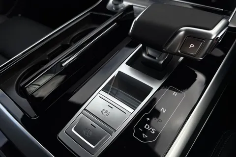  Audi Q8 3.0 TDI V6 Black Edition Tiptronic quattro Euro 6 (s/s) 5dr Thumbnail #23