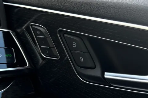  Audi Q8 3.0 TDI V6 Black Edition Tiptronic quattro Euro 6 (s/s) 5dr Thumbnail #37