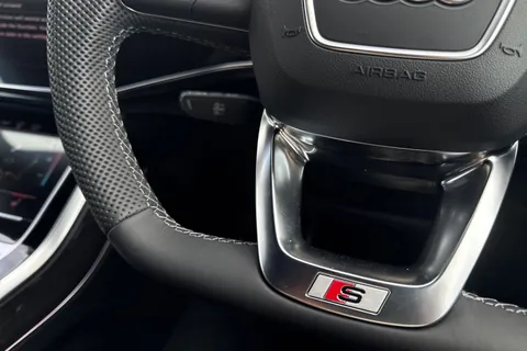  Audi Q8 3.0 TDI V6 Black Edition Tiptronic quattro Euro 6 (s/s) 5dr Thumbnail #47