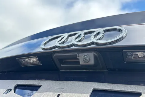  Audi Q8 3.0 TDI V6 Black Edition Tiptronic quattro Euro 6 (s/s) 5dr Thumbnail #57