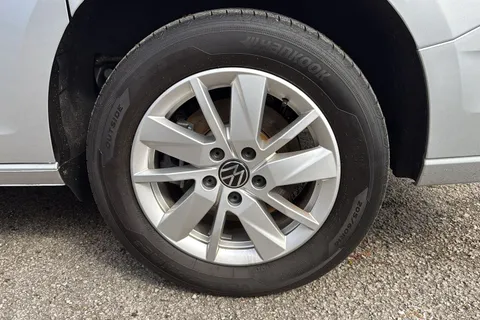 PF74FXE Volkswagen Caddy Maxi 2.0 TDI Life 5dr Thumbnail #11