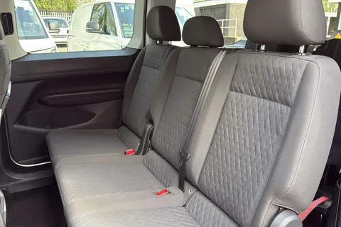 PF74FXE Volkswagen Caddy Maxi 2.0 TDI Life 5dr Thumbnail #18