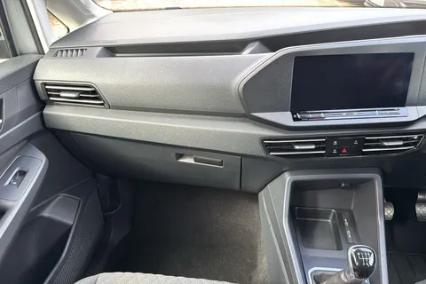 PF74FXE Volkswagen Caddy Maxi 2.0 TDI Life 5dr Thumbnail #19