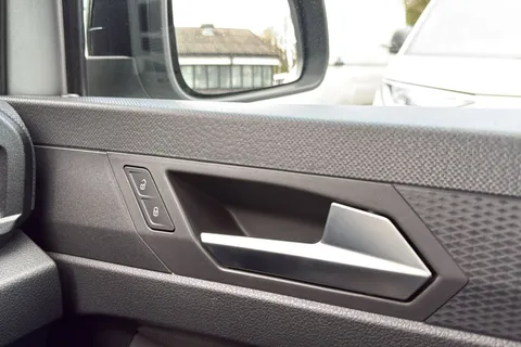 PF74FXE Volkswagen Caddy Maxi 2.0 TDI Life 5dr Thumbnail #20