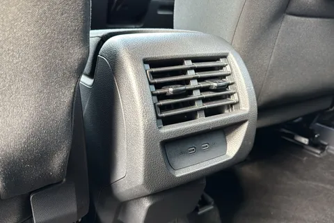 PF74FXE Volkswagen Caddy Maxi 2.0 TDI Life 5dr Thumbnail #35