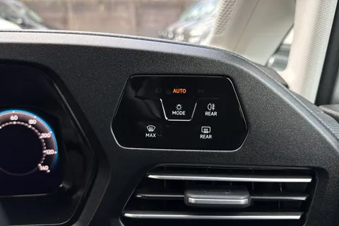 PF74FXE Volkswagen Caddy Maxi 2.0 TDI Life 5dr Thumbnail #38