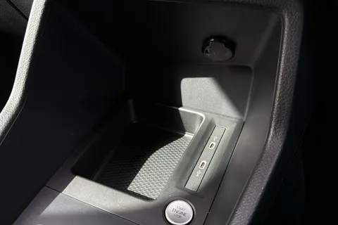 PF74FXE Volkswagen Caddy Maxi 2.0 TDI Life 5dr Thumbnail #49