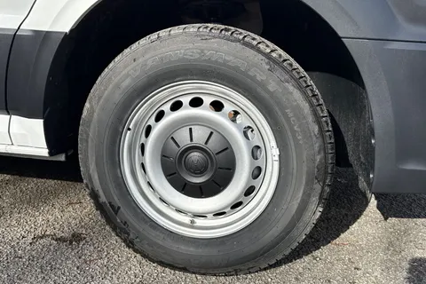 9 of 54 for Volkswagen Campervan 2.0 TDI 140PS Commerce High Roof Van