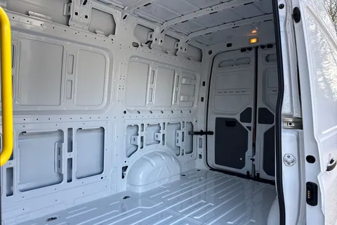 18 of 54 for Volkswagen Campervan 2.0 TDI 140PS Commerce High Roof Van