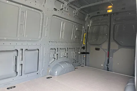 18 of 44 for Volkswagen Campervan 2.0 TDI 177PS Commerce Plus High Roof Van Auto