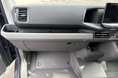 19 of 44 for Volkswagen Campervan 2.0 TDI 177PS Commerce Plus High Roof Van Auto