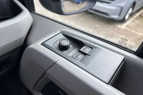 20 of 44 for Volkswagen Campervan 2.0 TDI 177PS Commerce Plus High Roof Van Auto