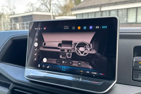 21 of 54 for Volkswagen Campervan 2.0 TDI 140PS Commerce High Roof Van