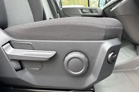 24 of 44 for Volkswagen Campervan 2.0 TDI 177PS Commerce Plus High Roof Van Auto