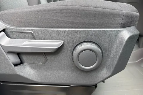 24 of 49 for Volkswagen Campervan 2.0 TDI 140PS Commerce Plus High Roof Van