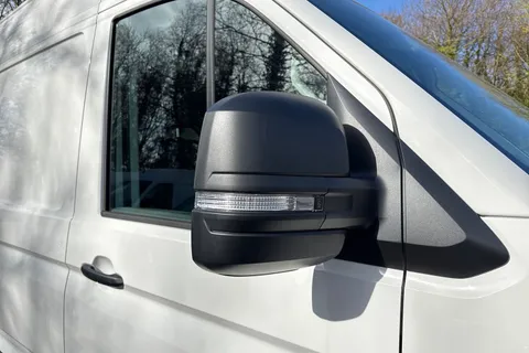 25 of 54 for Volkswagen Campervan 2.0 TDI 140PS Commerce High Roof Van