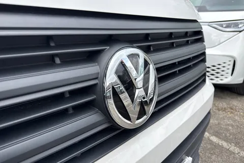 25 of 49 for Volkswagen Campervan 2.0 TDI 140PS Commerce Plus High Roof Van