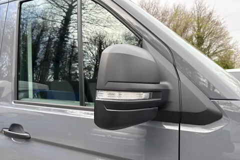 26 of 44 for Volkswagen Campervan 2.0 TDI 177PS Commerce Plus High Roof Van Auto