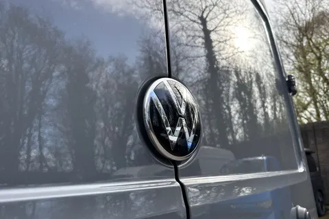 28 of 44 for Volkswagen Campervan 2.0 TDI 177PS Commerce Plus High Roof Van Auto