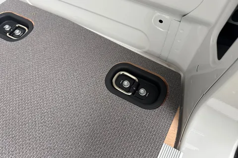 29 of 49 for Volkswagen Campervan 2.0 TDI 140PS Commerce Plus High Roof Van