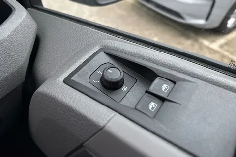 31 of 49 for Volkswagen Campervan 2.0 TDI 140PS Commerce Plus High Roof Van