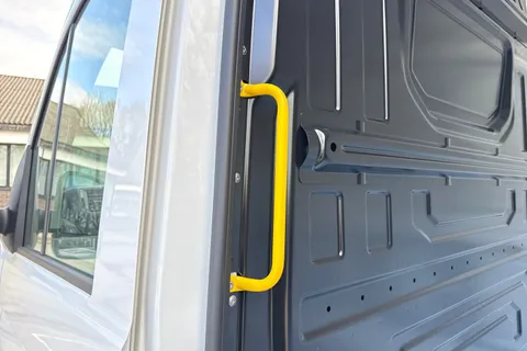 34 of 54 for Volkswagen Campervan 2.0 TDI 140PS Commerce High Roof Van