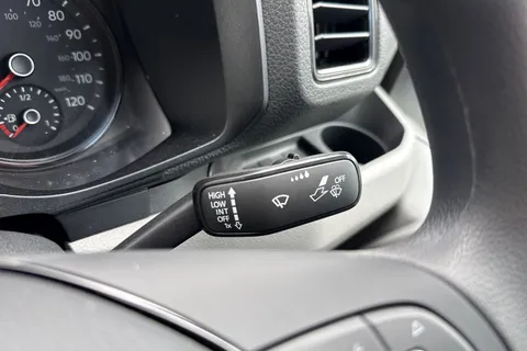 35 of 49 for Volkswagen Campervan 2.0 TDI 140PS Commerce Plus High Roof Van