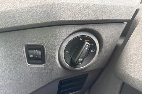 36 of 49 for Volkswagen Campervan 2.0 TDI 140PS Commerce Plus High Roof Van