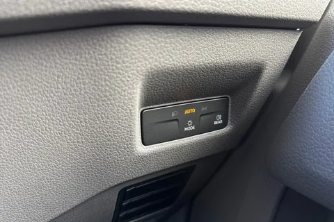 38 of 54 for Volkswagen Campervan 2.0 TDI 140PS Commerce High Roof Van