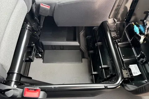 46 of 49 for Volkswagen Campervan 2.0 TDI 140PS Commerce Plus High Roof Van