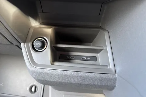 48 of 54 for Volkswagen Campervan 2.0 TDI 140PS Commerce High Roof Van