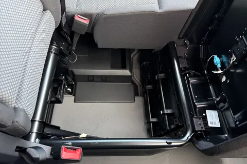 51 of 54 for Volkswagen Campervan 2.0 TDI 140PS Commerce High Roof Van