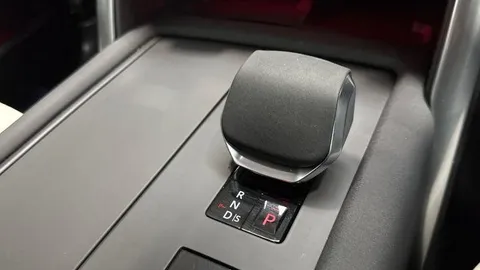 KM74FLV Land Rover Discovery 3.0 D350 Dynamic HSE 5dr Thumbnail #14