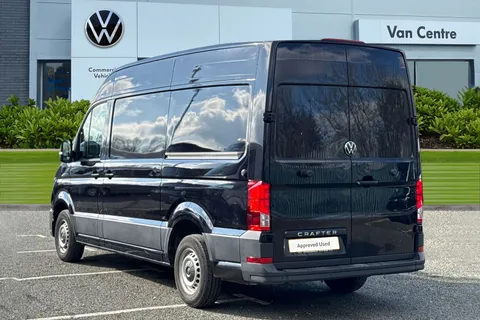 CX74ZJU Volkswagen Crafter 2.0 TDI CR35 Commerce Plus FWD MWB High Roof Euro 6 (s/s) 5dr Thumbnail #3
