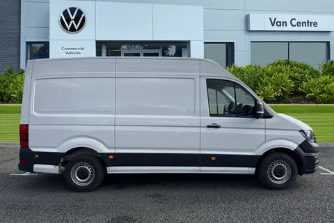 CX74XWW Volkswagen Crafter 2.0 TDI CR35 Commerce FWD MWB High Roof Euro 6 (s/s) 5dr Thumbnail #4