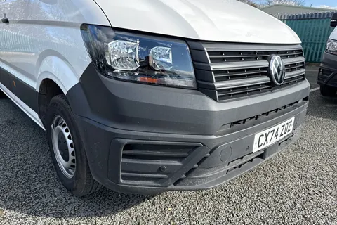 CX74ZDZ Volkswagen Crafter 2.0 TDI CR35 Commerce FWD MWB High Roof Euro 6 (s/s) 5dr Thumbnail #9