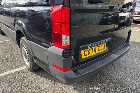 CX74ZJU Volkswagen Crafter 2.0 TDI CR35 Commerce Plus FWD MWB High Roof Euro 6 (s/s) 5dr Thumbnail #9