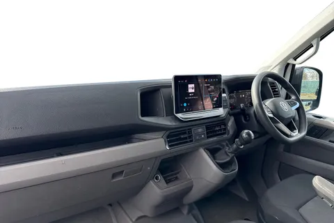 CX74ZDZ Volkswagen Crafter 2.0 TDI CR35 Commerce FWD MWB High Roof Euro 6 (s/s) 5dr Thumbnail #15