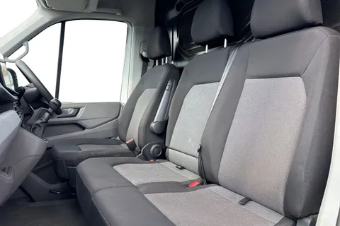 CX74XWW Volkswagen Crafter 2.0 TDI CR35 Commerce FWD MWB High Roof Euro 6 (s/s) 5dr Thumbnail #16