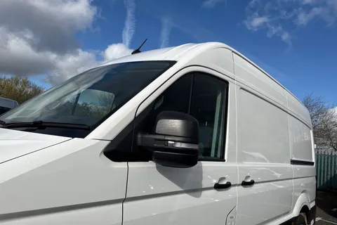 CX74ZDZ Volkswagen Crafter 2.0 TDI CR35 Commerce FWD MWB High Roof Euro 6 (s/s) 5dr Thumbnail #26