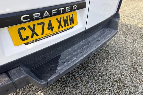 CX74XWW Volkswagen Crafter 2.0 TDI CR35 Commerce FWD MWB High Roof Euro 6 (s/s) 5dr Thumbnail #28