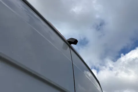 CX74ZDZ Volkswagen Crafter 2.0 TDI CR35 Commerce FWD MWB High Roof Euro 6 (s/s) 5dr Thumbnail #28